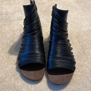 Boutique 9 BTPROMISED Black Sandal